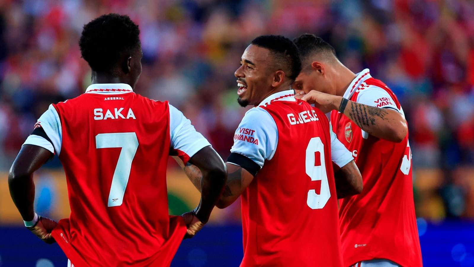 两支队伍在 两支队伍在